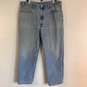 Vintage 90s Levi’s Jeans Light‎ Wash 550 Denim Baggy